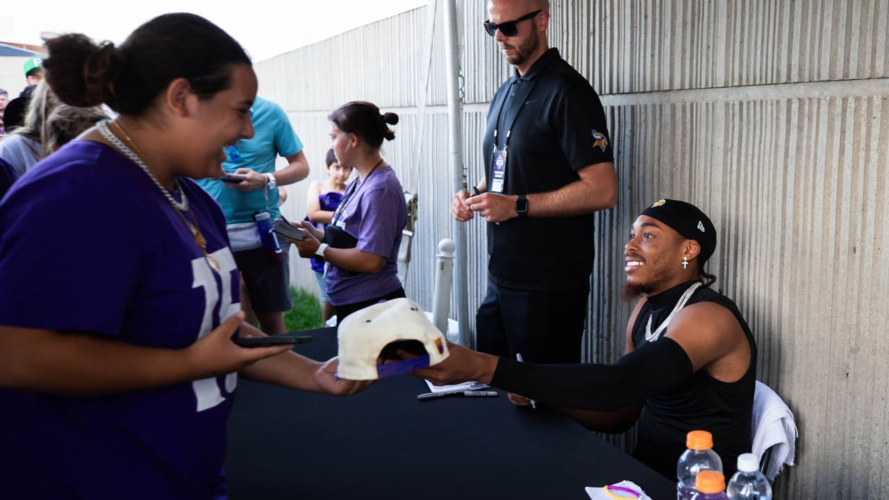 Vikings: Justin Jefferson's pregame sunglasses were so good