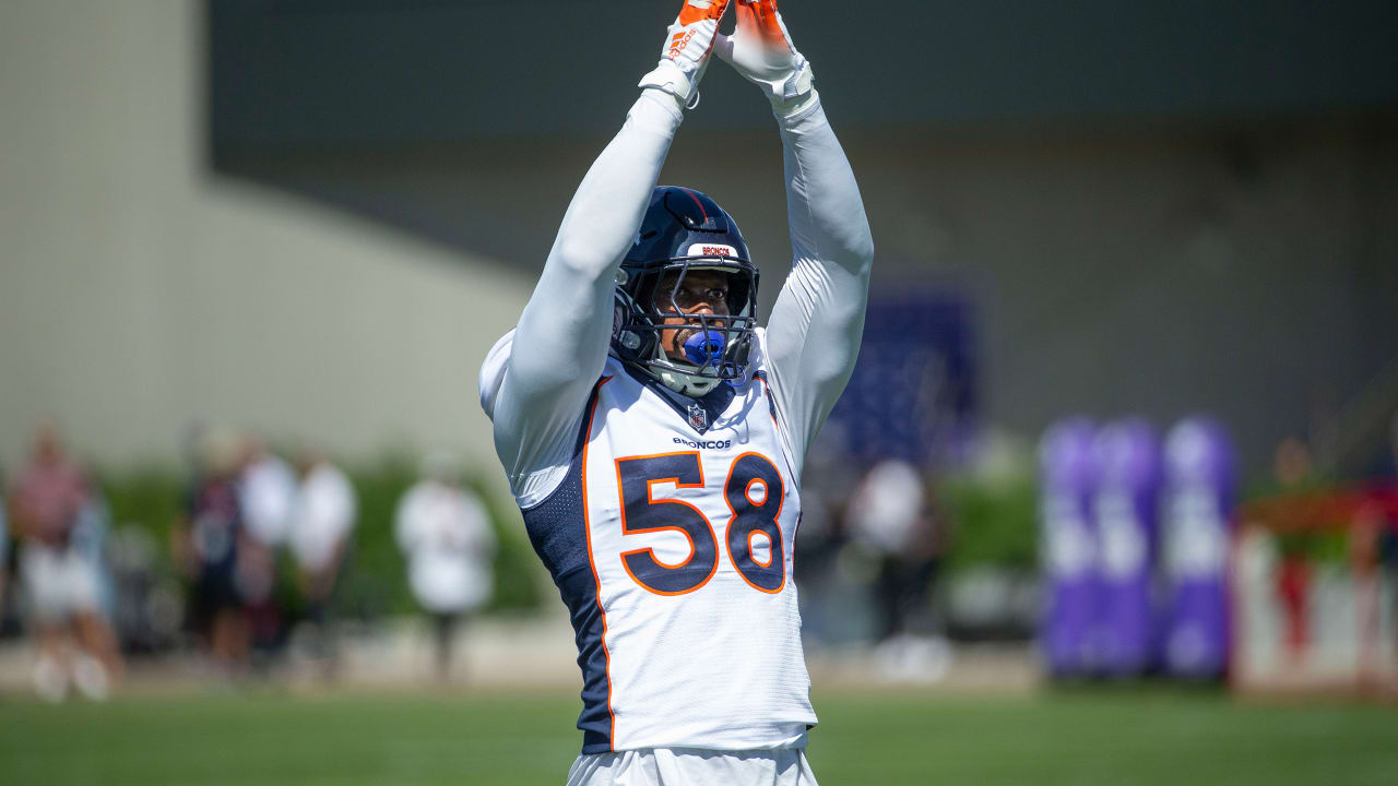 Denver Broncos linebacker Von Miller (58) and linebacker Alexander