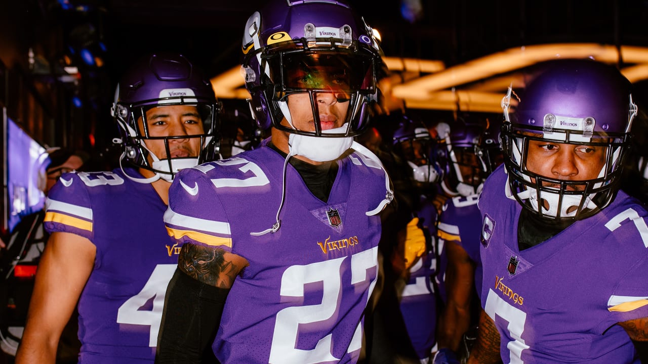 Minnesota Vikings offensive tackle Vederian Lowe leaves the field after  their loss to the Las Vegas Raiders in an NFL preseason football game,  Sunday, Aug. 14, 2022, in Las Vegas. (AP Photo/John