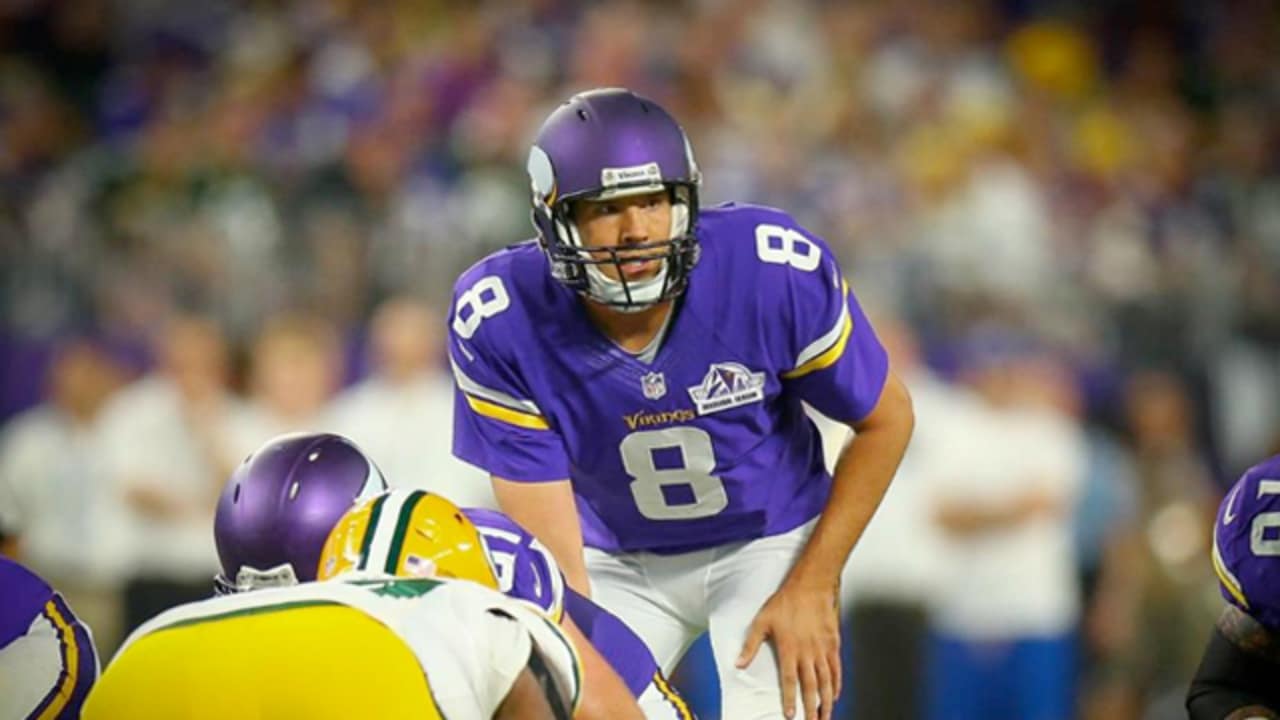 Vikings get big game from Sam Bradford to beat Packers 17-14