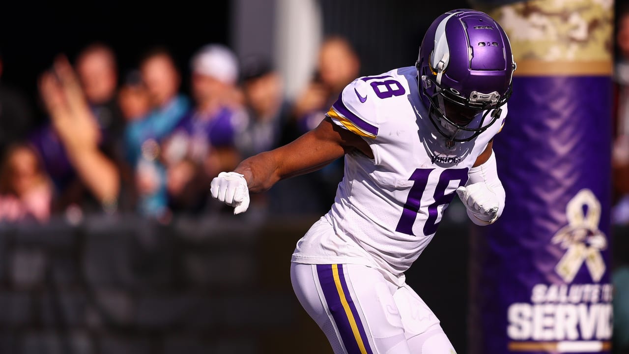 Vikings receiver Justin Jefferson dominates Packers with career