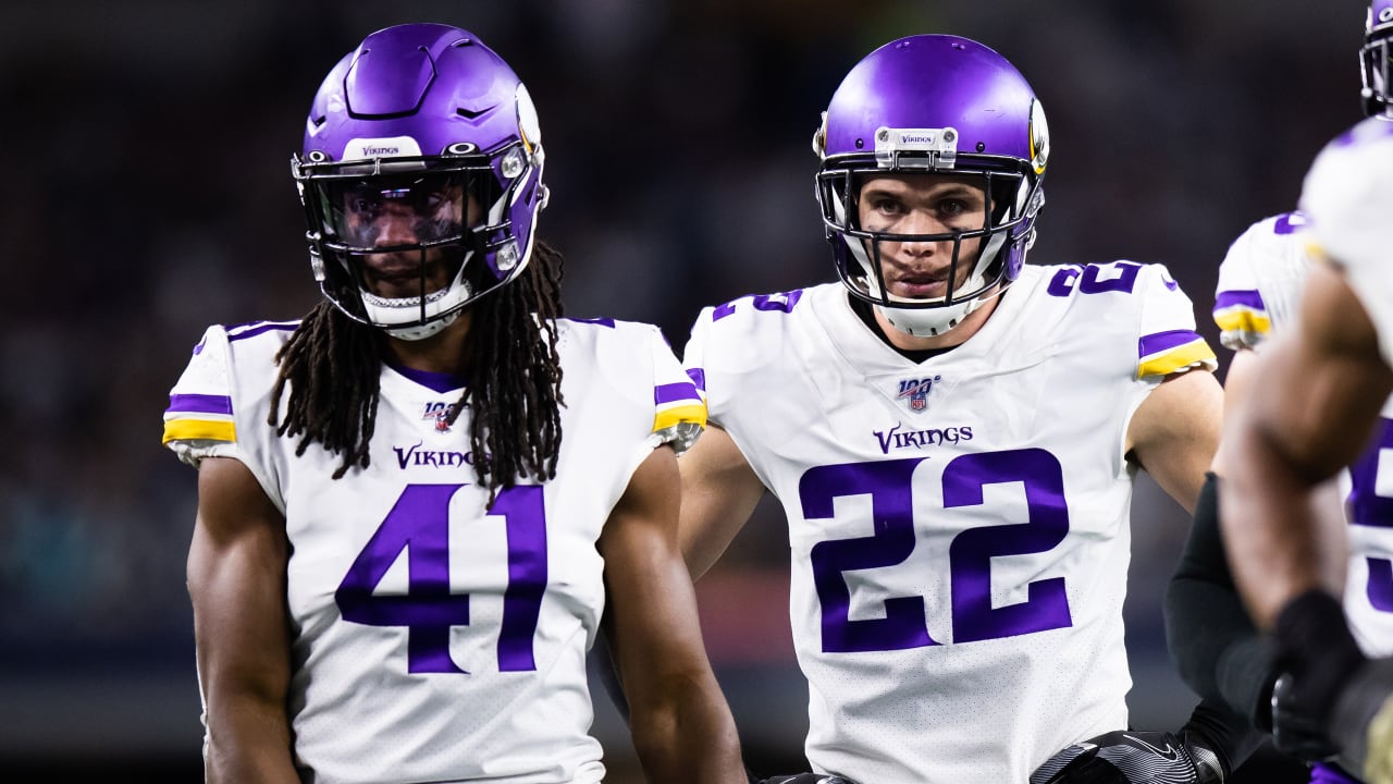 Minnesota Vikings wide receiver K.J. Osborn (17) runs up field during the  second half of an NFL football game against the Philadelphia Eagles,  Monday, Sept. 19, 2022, in Philadelphia. (AP Photo/Chris Szagola