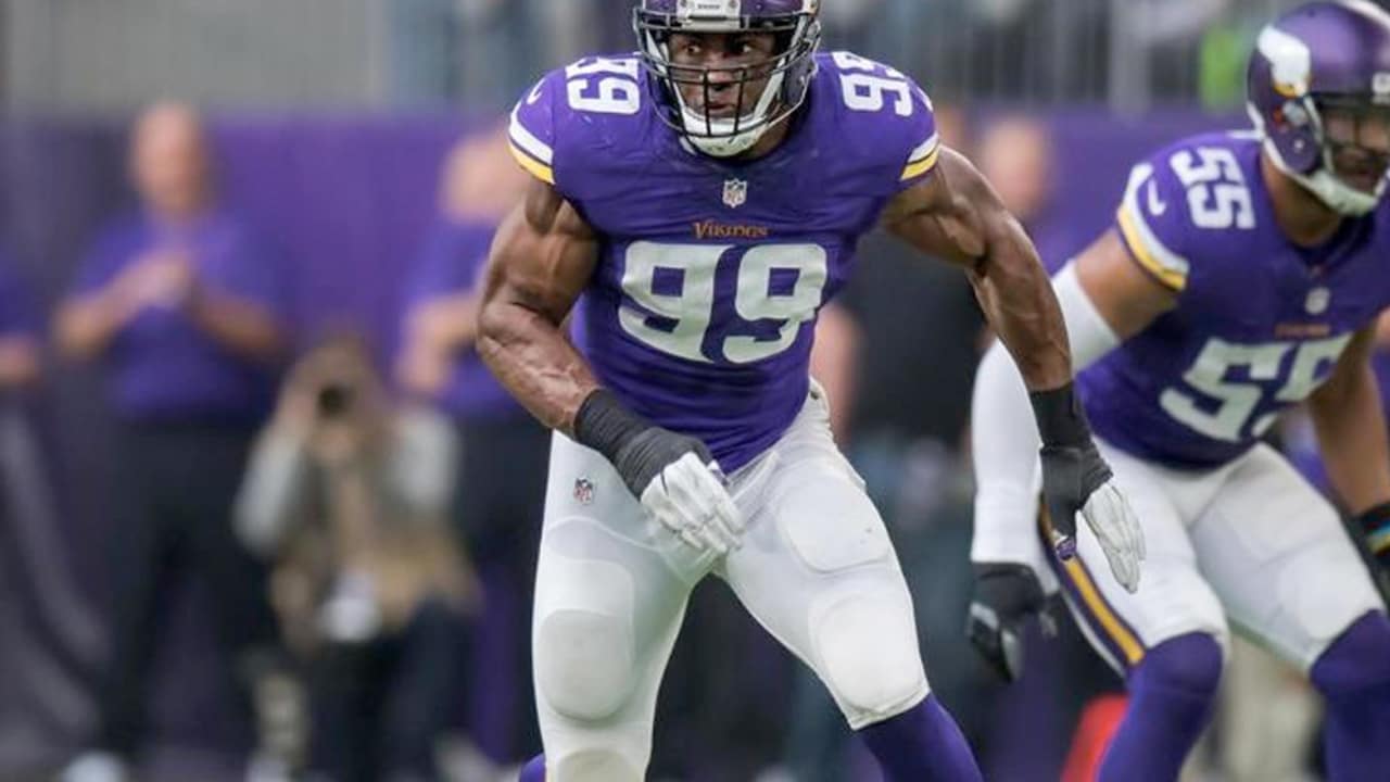 Rhodes, Hunter Receive Top PFF Marks From Sunday