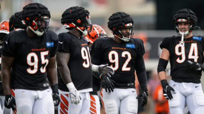 Training Camp Report: Bengals Defense Gets Out In Front Of Pads; Sharpening  Iron Mike Hilton; Tackles Get Reacquainted With Familiar Rushers; Injury  Update