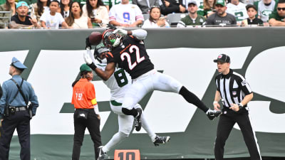 Chidobe Awuzie Cincinnati Bengals Game-Used #22 Black Jersey vs. Cleveland  Browns on November 7 2021