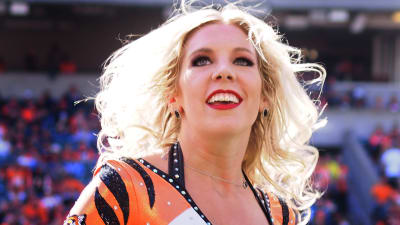 Interview to Charlotte Simons from Cincinnati Bengals Cheerleaders –  Blu  Sensations