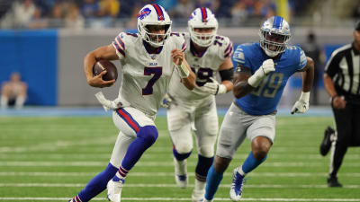 Buffalo Bills quarterback Davis Webb throws during warmups before the first  half of a preseason NFL football game, Friday, Aug. 13, 2021, in Detroit.  (AP Photo/Paul Sancya Stock Photo - Alamy