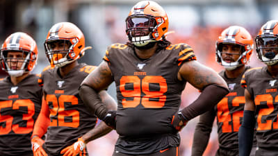 Cleveland Browns offensive guard Eric Kush (72) and center JC Tretter (64)  line up during an NFL football game against the Los Angeles Rams, Sunday,  Sept. 22, 2019, in Cleveland. The Rams