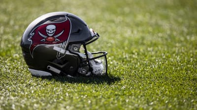 Bucs holding drive-through playoff event at Raymond James today