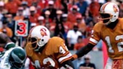 Tampa Bay Buccaneers: What if Tony Dorsett was drafted over Ricky Bell?