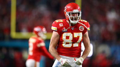 ESPN Fantasy - Travis Kelce is the first TE in NFL history with four  straight 1,000-yard seasons 