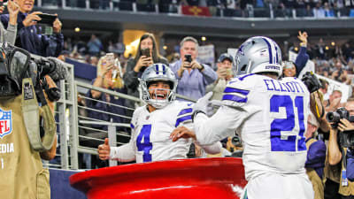 Zeke Elliott’s kettle leap spurring Salvation Army donations