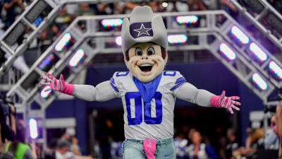 Dallas Cowboys' Rowdy surprises local student 