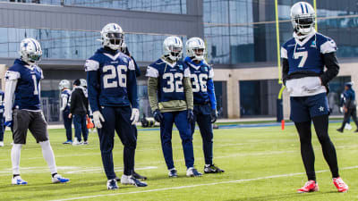 Kearse, Bland Deliver Presents to Dallas Offense