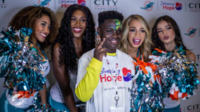 Miami Dolphins Partner with CITY Furniture and Surprise Over 100