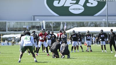 Atlanta Falcons wide receiver Jared Bernhardt (83) runs the ball past New  York Jets cornerback Javelin Guidry (40) during the first half of an NFL  football game, Monday, Aug. 22, 2022, in