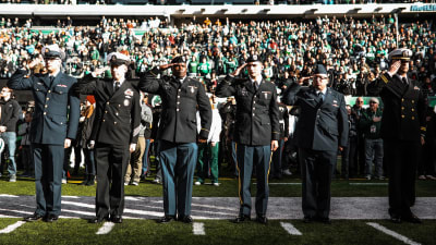 File:Service members unfurl flag at NY Jets first home game at new