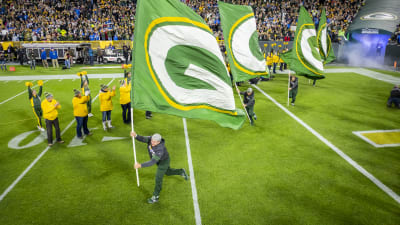 The Green Bay Packers Salute to Service hat is shown on the sidelines prior  to an NFL football game against the Seattle Seahawks, Sunday, Nov. 14,  2021, in Green Bay, Wis. (AP Photo/Kamil Krzaczynski Stock Photo - Alamy