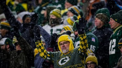 Coldest games in the NFL: How Green Bay Packers prep Lambeau in winter