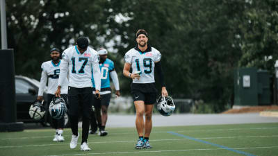 Carolina Panthers Support Breast Cancer Awareness at Sunday's Game for NFL's  Crucial Catch Initiative