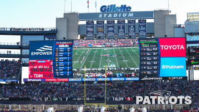 Gillette Stadium's new massive jumbotron officially lights up ahead of  Patriots preseason