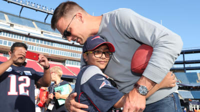 Tom Brady meets young cancer survivor after historic performance - The  Washington Post