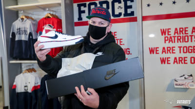 A Nike Air Force 1 High emerges in the colors of the New England Patriots -  Essential Homme