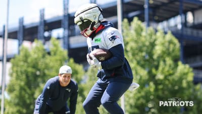 New England Patriots Running Backs Rhamondre Stevenson Ezekiel Elliott  Among '3 to Watch' vs. Philadelphia Eagles - Sports Illustrated New England  Patriots News, Analysis and More