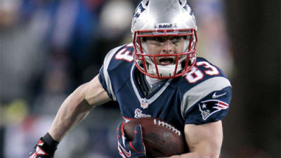 Bills tender WR Chris Hogan, two other exclusive-rights free