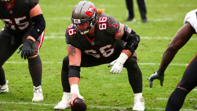 Super Bowl 2021: Ryan Jensen wears Tom Brady's NFL Combine photo