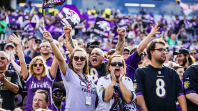 Ravens fans to receive LED wristbands for light show during Steelers game