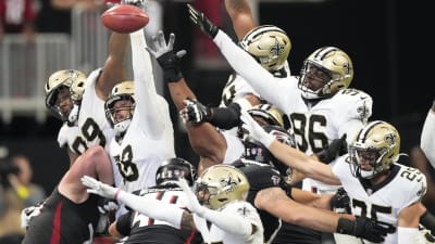 Saints DE Payton Turner injured, carted off during Rams game, Saints