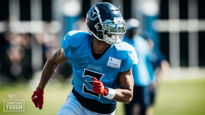 Titans CB Caleb Farley getting used to playing football again