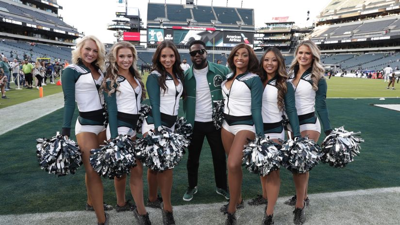 Eagles gear sales help 'hot girl' merchandise sellers ahead of NFC