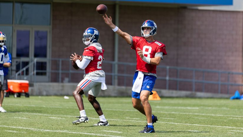 OL Justin Pugh Cleared For Drills, Expected To Take Visits