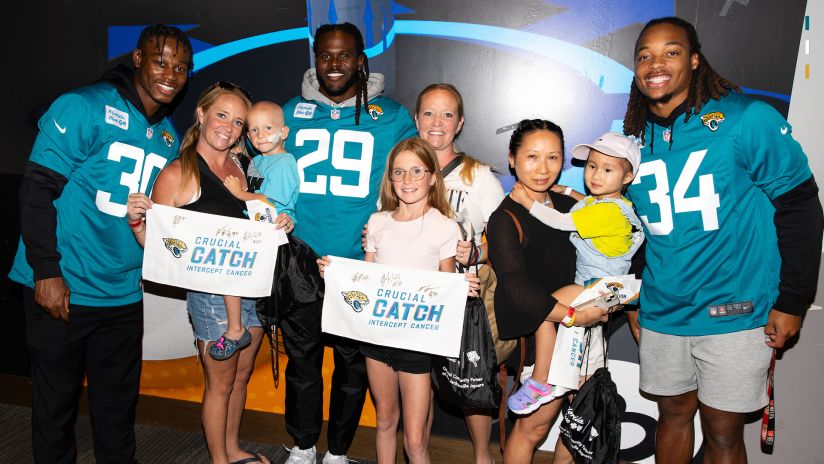 Rookie Club Goes Bowling with Chiefs Flag Youth