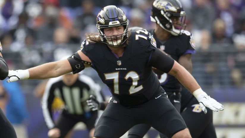 Baltimore Ravens guard Alex Lewis (72) blocks in action against the Cincinnati Bengals on Sunday November 18, 2018 in Baltimore. (Damian Strohmeyer via AP)