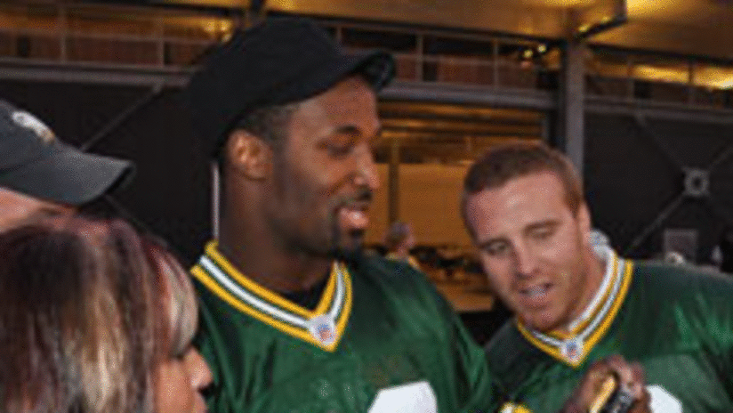 Featured image of post Aaron Jones Sombrero Gif