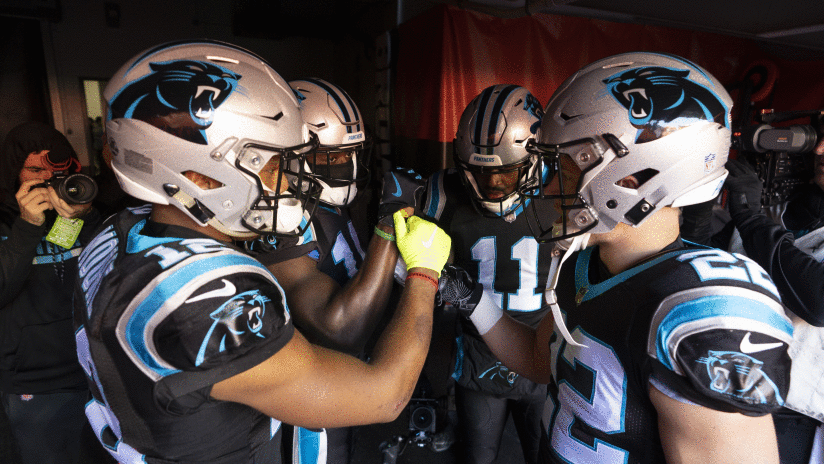 View photos of the players warming up prior to kickoff against Cleveland.