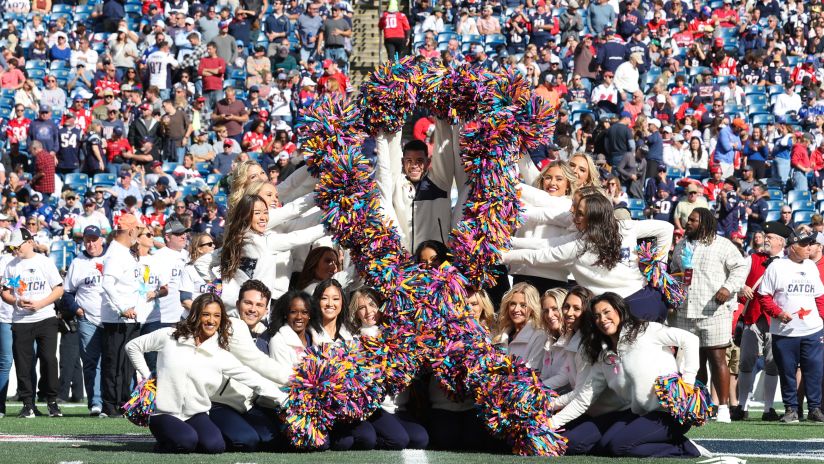 The New England Patriots Cheerleaders and Pat Patriot Bring Patriots Pride  to Chicago Bears Territory