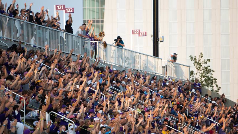 Return of live fans highlights Seahawks annual mock training camp game