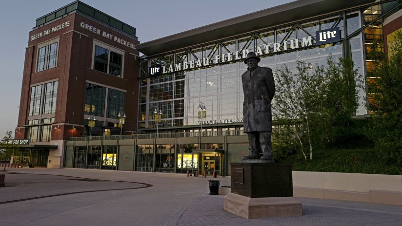 green bay packer store at lambeau field