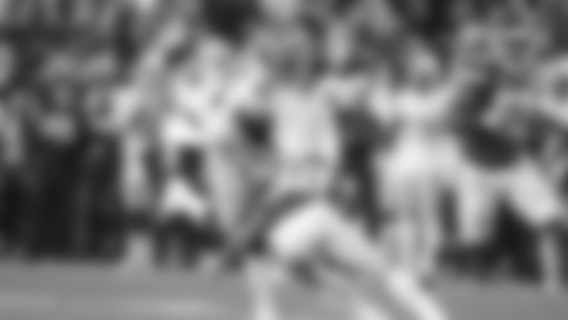 Tevin Coleman Breaks Free for 17-yard Pickup