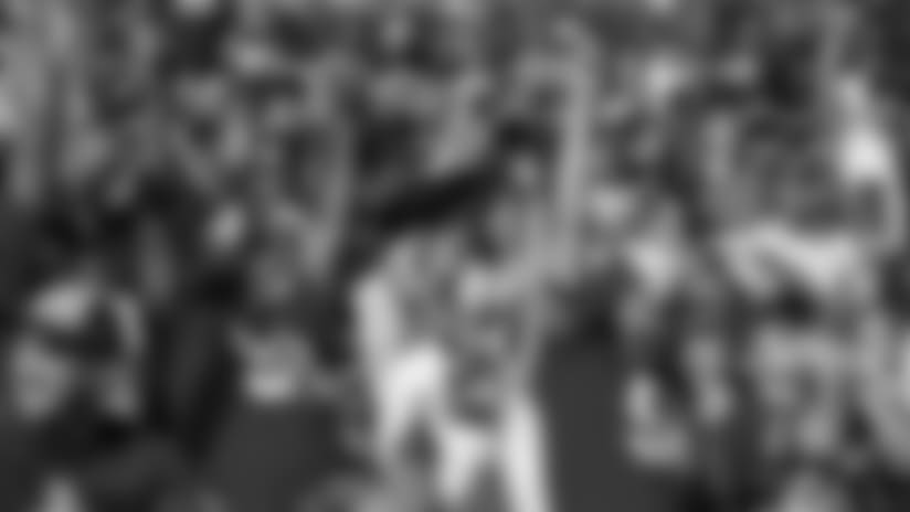 101517-FAITHFULFANS-CELEBRATE-FB