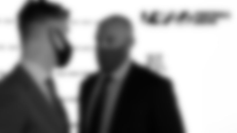 21_YT-1920-WEBSOCIAL