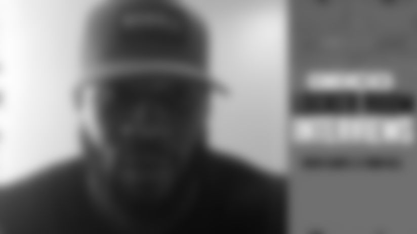 201112-GEICO-locker-room_thumb_Vonn_Bell