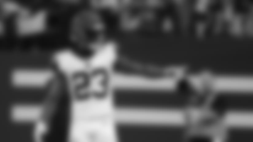 180909-REG-1-ind-Phillips-before-snap