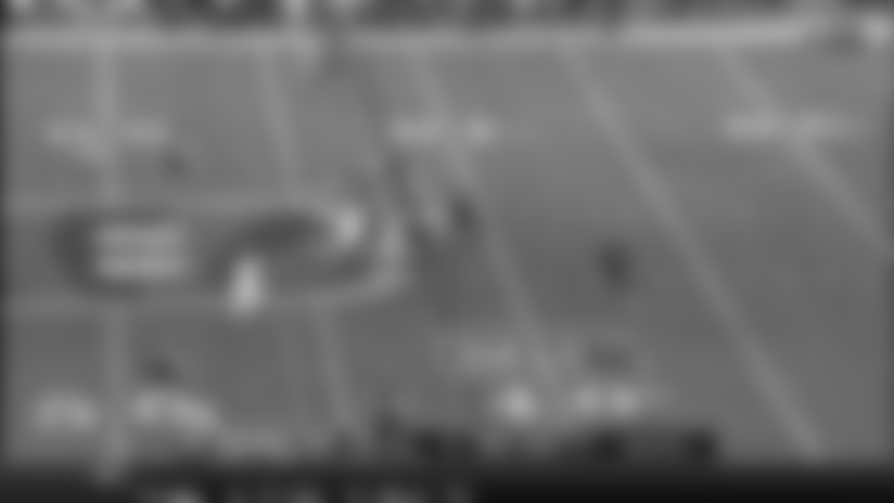 Joe Mixon accelerates for 17-yard run