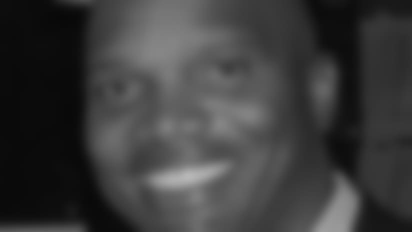 metcalf_130_headshot.jpg