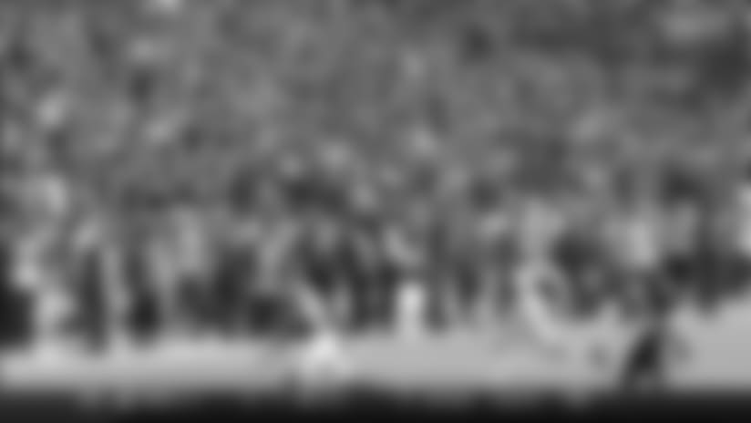 Rosen Lofts Pinpoint 21-Yard Pass To Seals-Jones